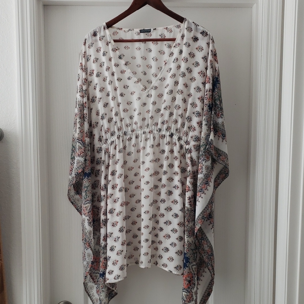 EARTHBOUND White Tunic